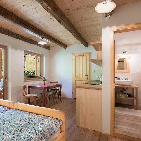 Homestead Farm Tesnak Gorenja Vas  الغرفة الصورة